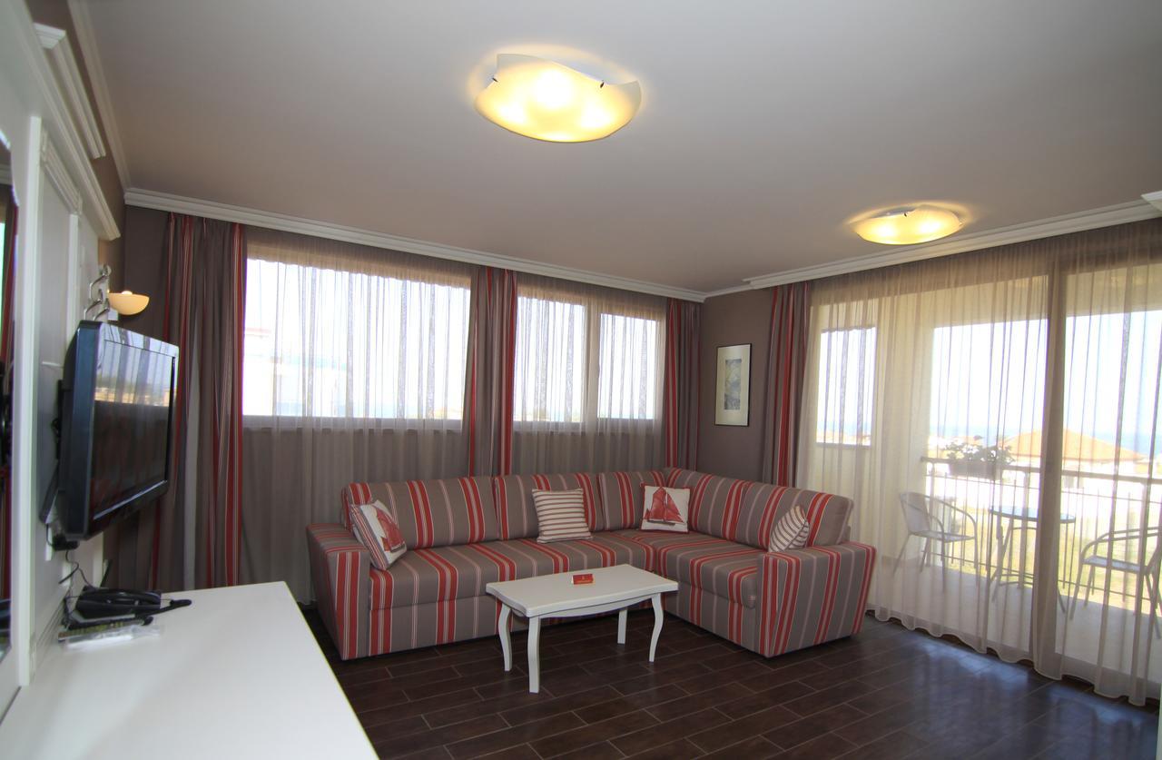 Armira Lozenets Hotell Exteriör bild